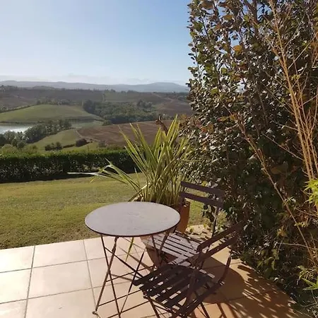 Holiday home Maison Spacieuse Face Aux Pyrenees
