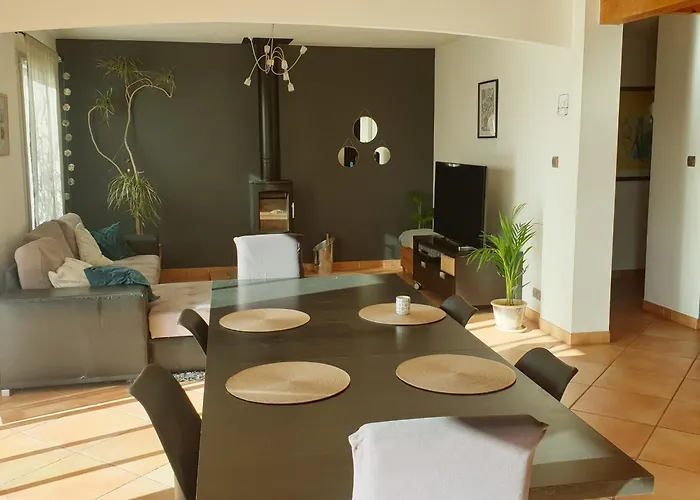 Maison Spacieuse Face Aux Pyrenees * Carla-Bayle