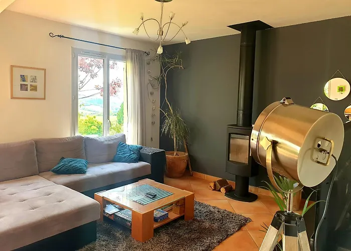 Maison Spacieuse Face Aux Pyrenees بيت للعطل *