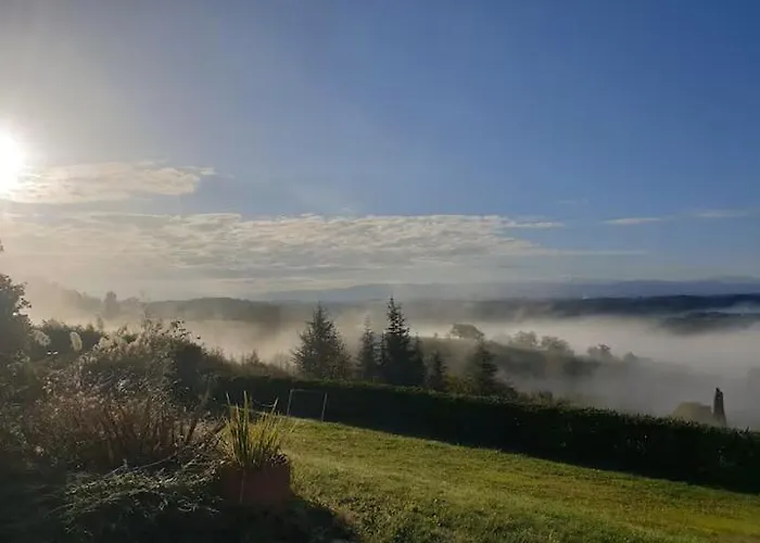 Maison Spacieuse Face Aux Pyrenees بيت للعطل *